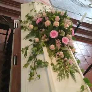 Kistdekoration rosa nyanser