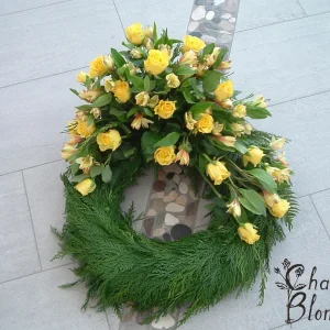 Krans med Gula rosor och Gul alstromerlia