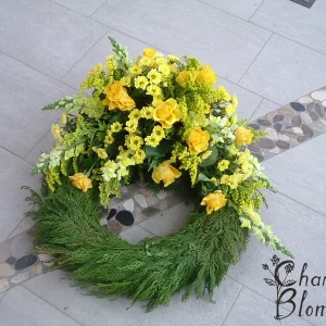 Krans med gula blommor