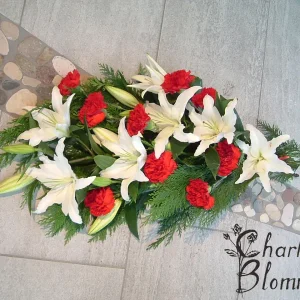 Sorgbukett i vitt o rött