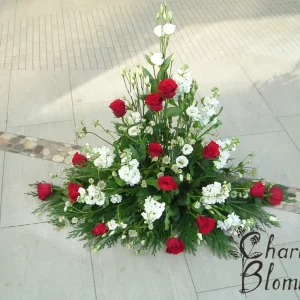 Sorgdekoration hög i rött/vitt