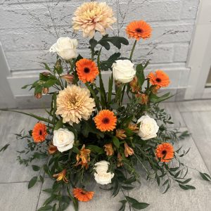 Hög dekoration i orange & aprikost